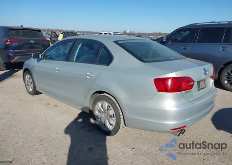 2011 Volkswagen Jetta 2.5L Se z USA, uszkodzony, nr VIN 3VWDX7AJ8BM392753